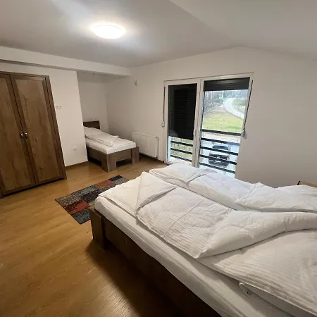 Hillside 塞拉耶佛