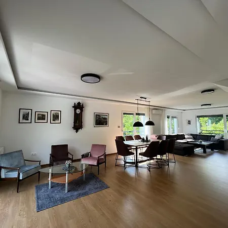 Villa Hillside